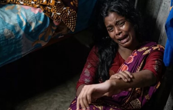 ফুটবলের ফাইনাল খেলা দেখতে যেতে বাধা, স্ত্রীকে পিটিয়ে হাত-পা ভেঙে দিয়েছে স্বামী